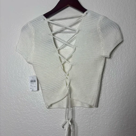 NWT Windsor Cream Crochet Lace Up Back Knit Crop Top Size Small - Picture 5 of 5